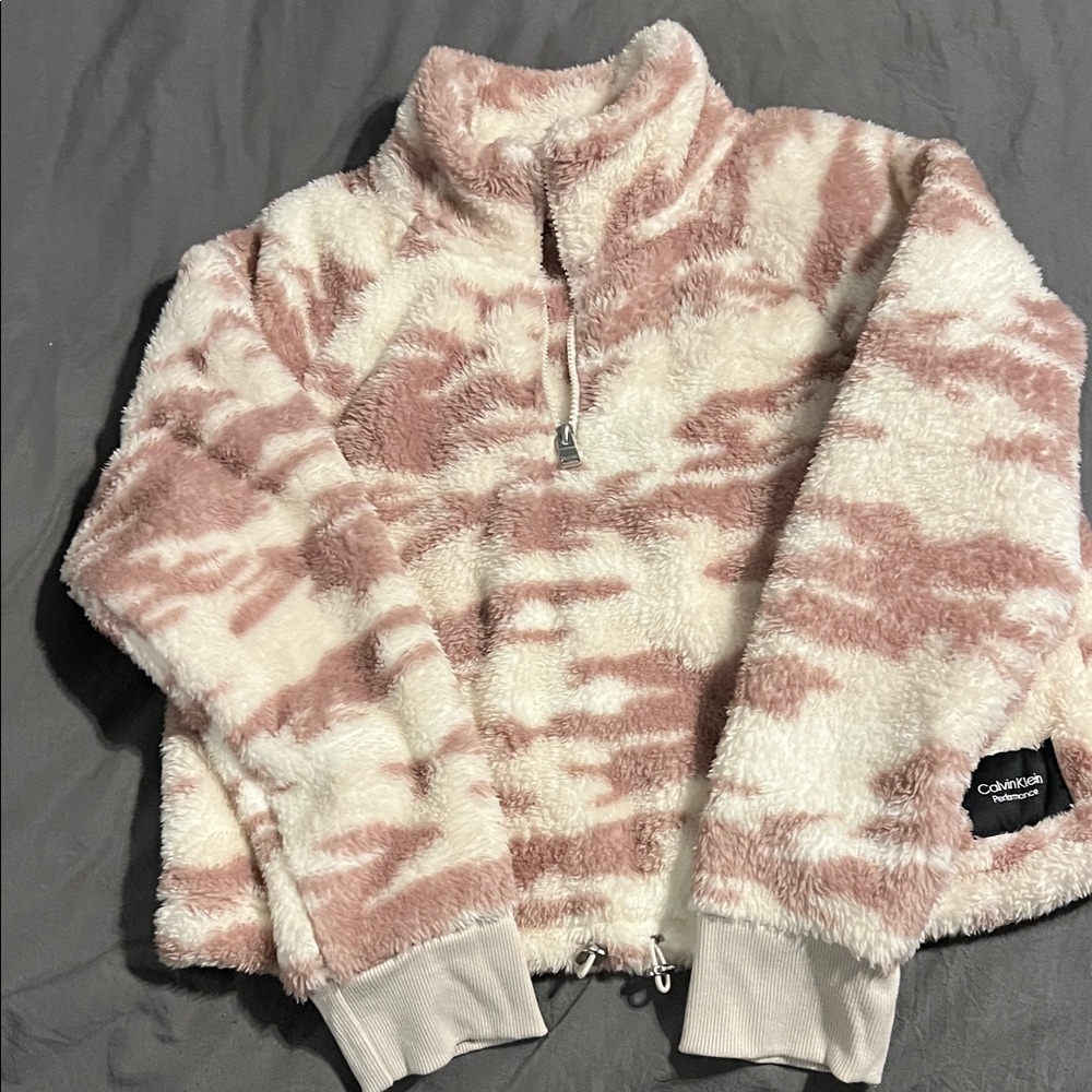 Calvin Klein Blush and Ivory Fleece Jacket soft fluffy never worn. Cropped sort